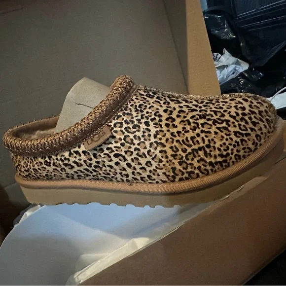 UGG women Animal Print Slip-On Comfort Shoes - Picture 2 of 2